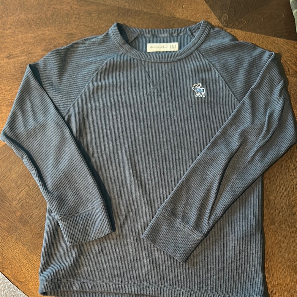 Abercrombie kids boys Blue Long Sleeve size 7/8